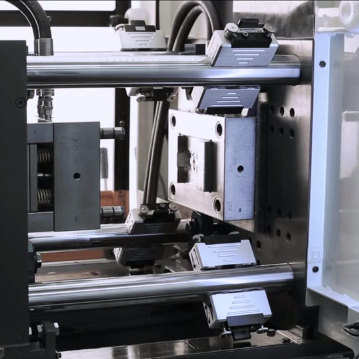 Controllo parallelismo presse